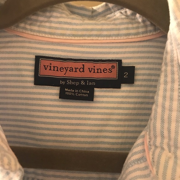 Button down - Picture 2 of 2